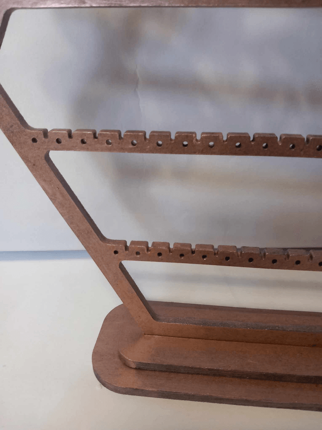 Découvrez notre magnifique porte bijoux octogonal en bois au design floral unique ! 🌸